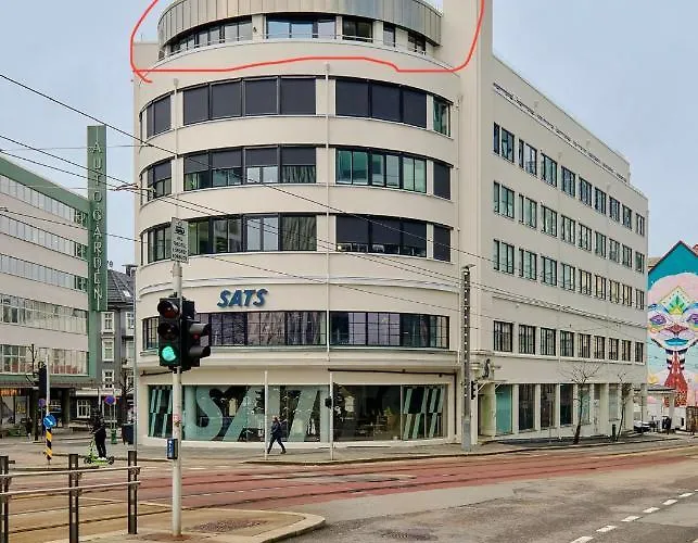 Brand New And Luxurious Penthouse In Centre! * 베르겐