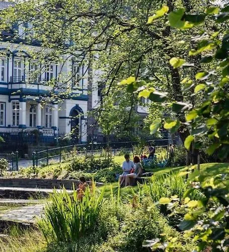 Brand New And Luxurious Penthouse In Centre! Lägenhet