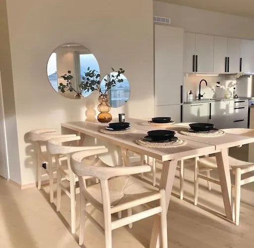 Brand New And Luxurious Penthouse In Centre!