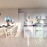 Appartement Brand New And Luxurious Penthouse In Centre! *
