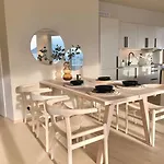 Brand New And Luxurious Penthouse In Centre!