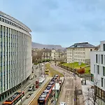 Brand New And Luxurious Penthouse In Centre! Appartement